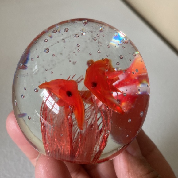 Dynasty Gallery Heirloom Collectibles Glass Paperweight - Picture 7 of 8